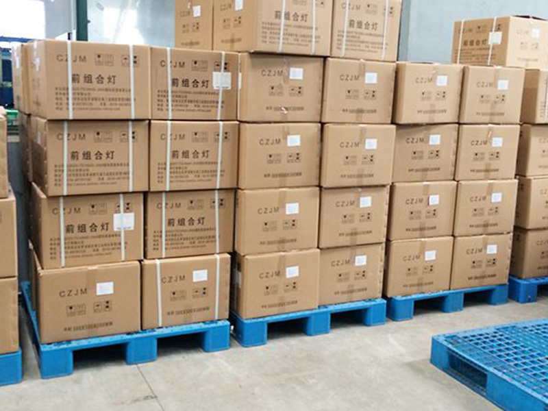 塑（sù）料托盤應（yīng）用於燈具行（háng）業